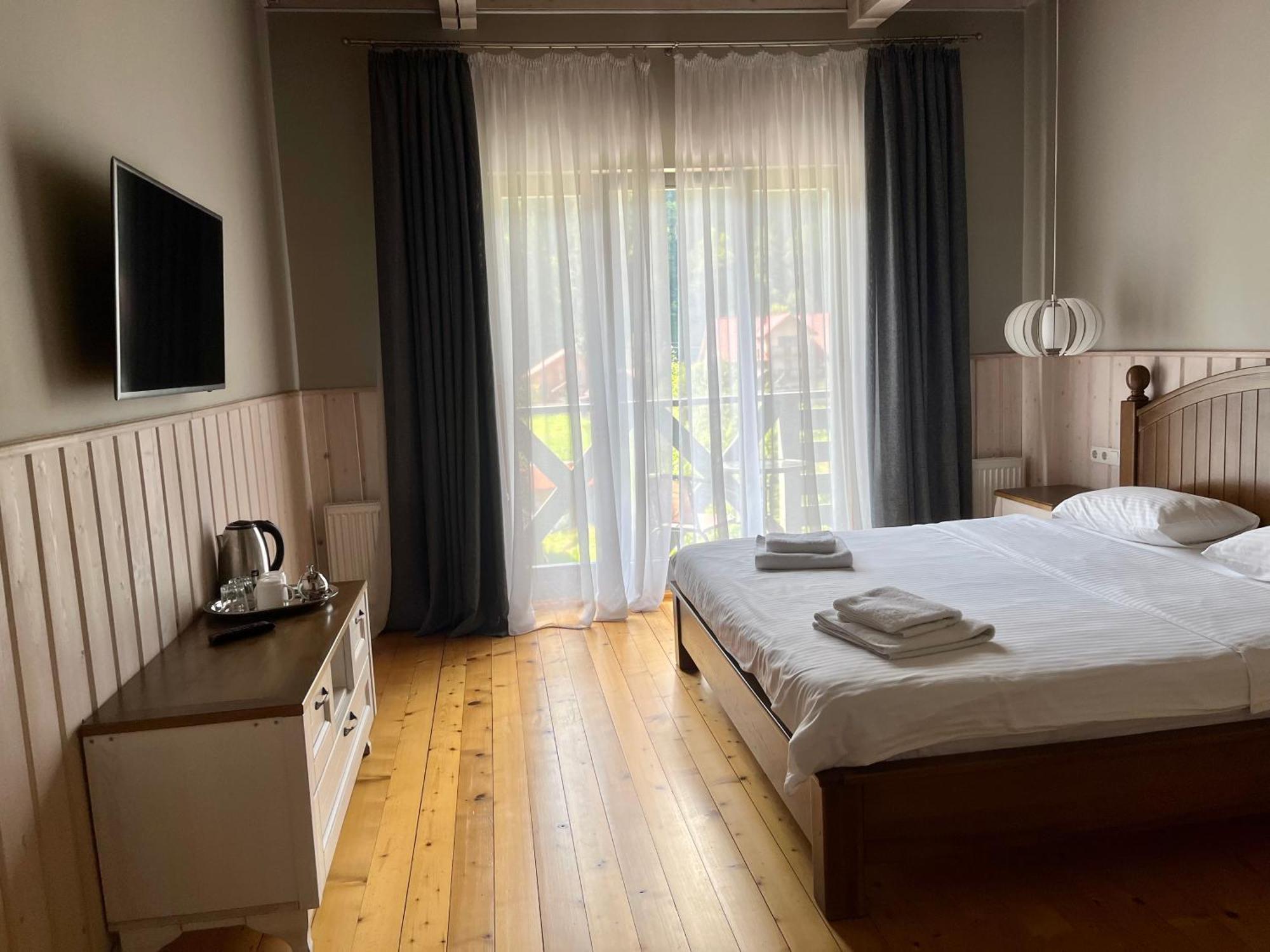 Hygge Hotel Tatariv Buitenkant foto