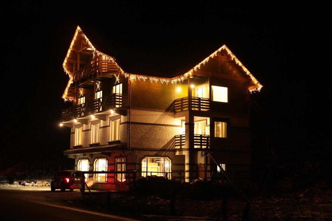 Hygge Hotel Tatariv Buitenkant foto